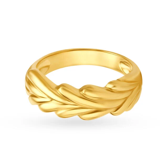 classic 22 karat yellow gold leaf patterned finger ring classic 22 karat yellow gold leaf patterned finger ring