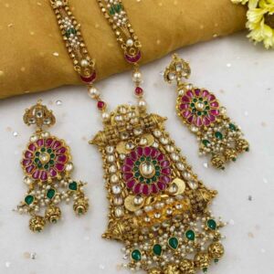 Elegant wedding necklace set for women in gold , crafted by Avara Jewels – Best Jewellery Brand in India